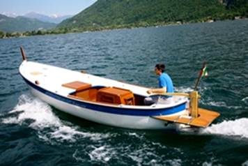 Descrizione: Descrizione: E:\nauticacanzani.it\images\miniature\Gozzo_mini_2.jpg