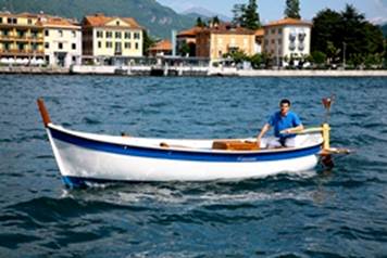 Descrizione: Descrizione: E:\nauticacanzani.it\images\miniature\Gozzo_mini_3.jpg