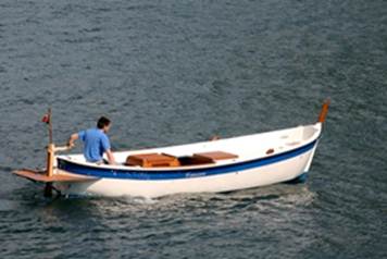 Descrizione: Descrizione: E:\nauticacanzani.it\images\miniature\Gozzo_mini_7.jpg