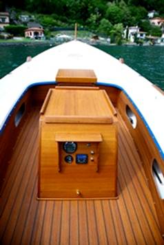 Descrizione: Descrizione: E:\nauticacanzani.it\images\miniature\Gozzo_mini_6.jpg